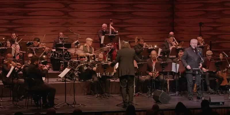 Das Shvayg Mayn Harts Orchester auf der Bühne